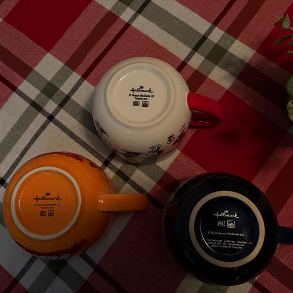 Three Peanuts Character Oversized Mugs from Hallmark - Picture 6 of 6